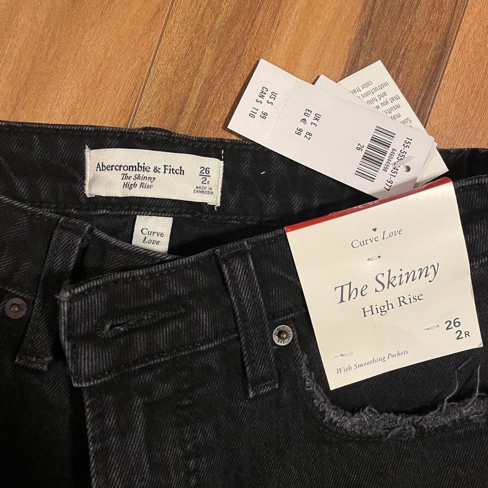 COPY - ABERCROMBIE & FITCH Curve Love The Skinny High Rise Jeans NWT size 2R/26